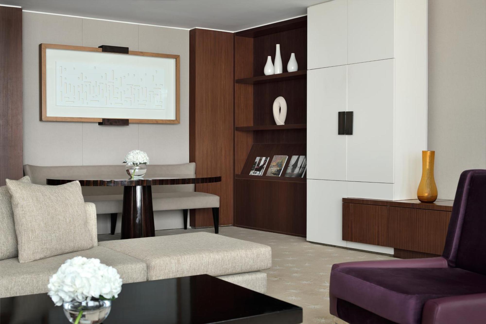 One-Bedroom Suite Club Lounge Access